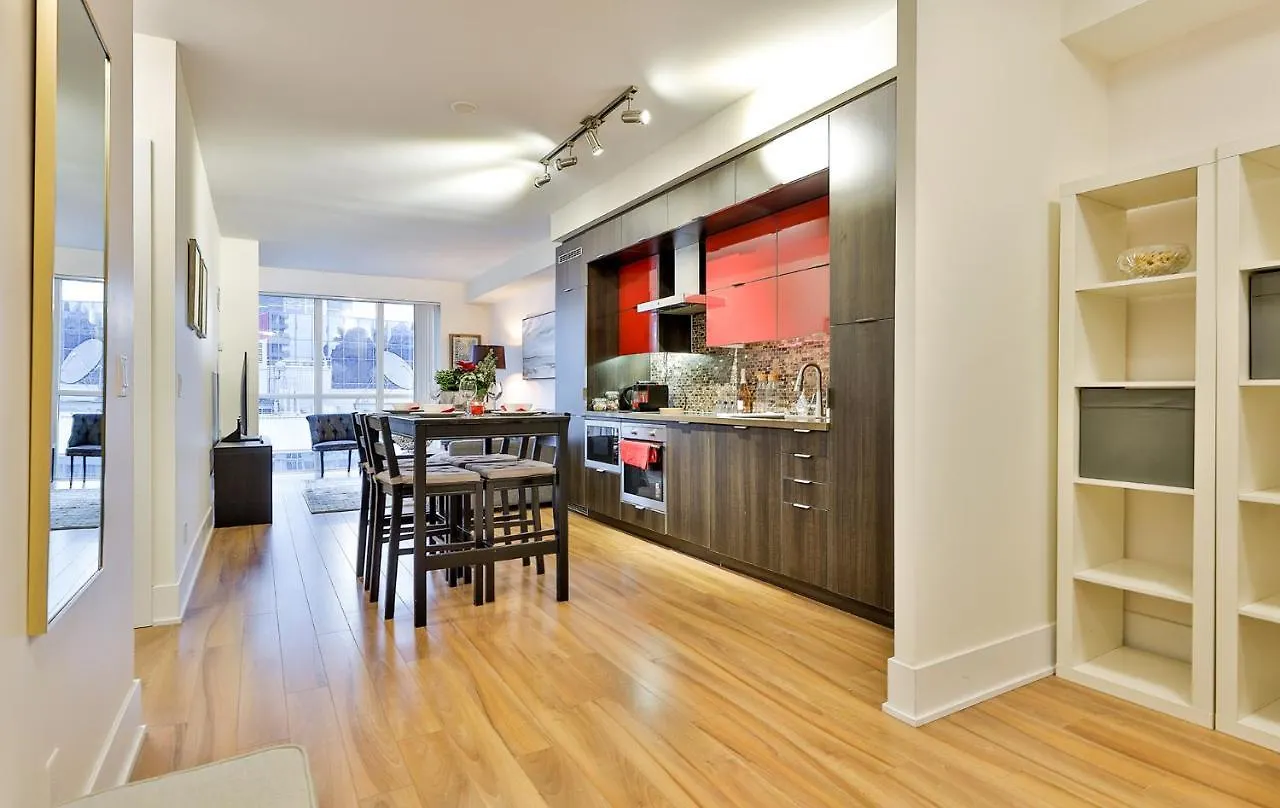 Luxury Condo Prime Location Toronto Apartment